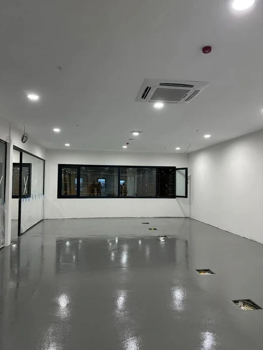 Self-Leveling Epoxy Floor Coating Application